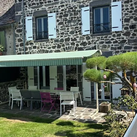 Сasa de vacaciones & Cocon Des Puys - Au Coeur Des Volcans D'auvergne