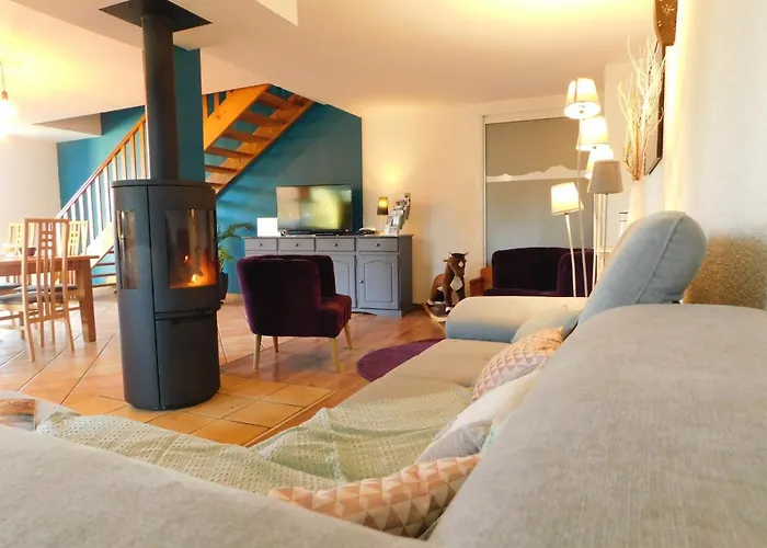 & Cocon Des Puys - Au Coeur Des Volcans D'auvergne Holiday home *